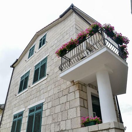 Apartmani Olujic Имотски Экстерьер фото