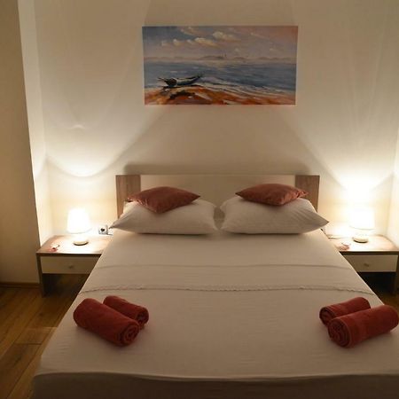 Apartmani Olujic Имотски Экстерьер фото
