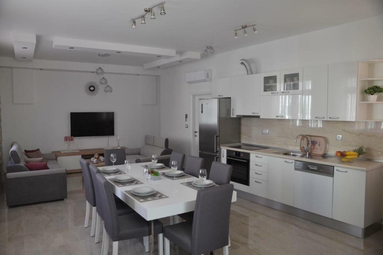 Apartmani Olujic Имотски Экстерьер фото