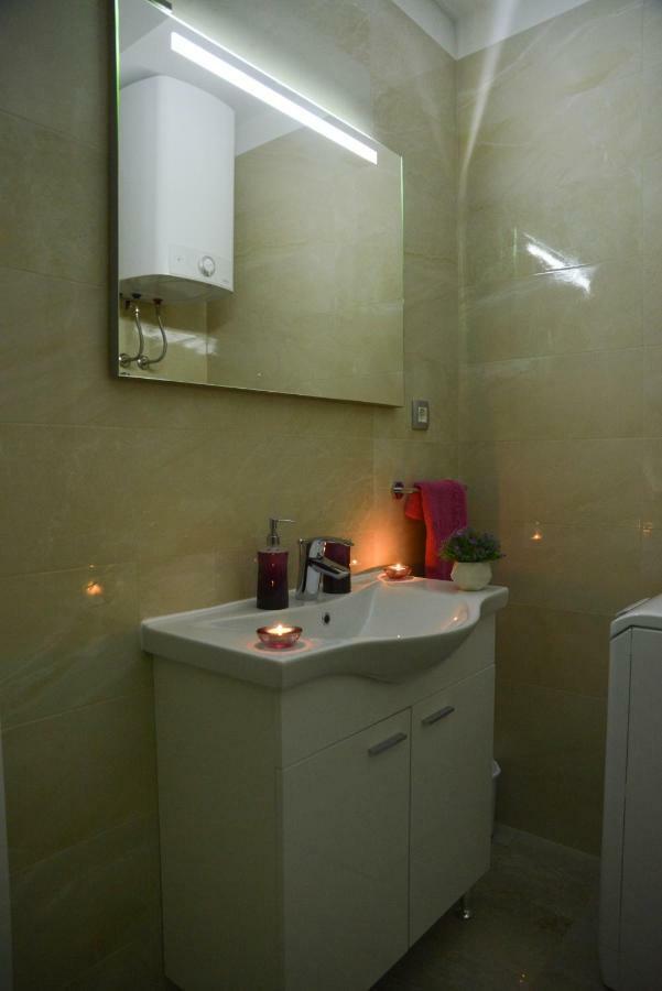 Apartmani Olujic Имотски Экстерьер фото