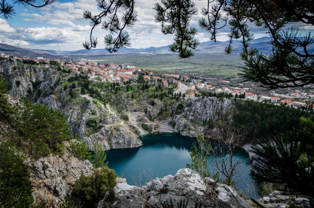 Apartmani Olujic Имотски Экстерьер фото
